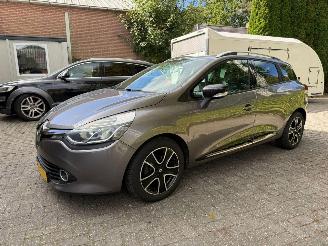 krockskadad bil auto Renault Clio 1.5 DCI AIRCO NAVI CRUISE 2014/4
