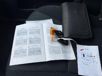 Toyota Auris 1.8 FULL HYBRID KM NAP NL AUTO picture 25