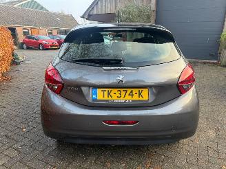 Peugeot 208 1.2 Bleu Lion Airco Navi Nap 5Drs Nieuw Riem picture 5