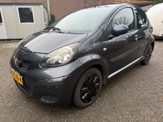 Toyota Aygo 1.0 5DRS AIRCO NL AUTO picture 2