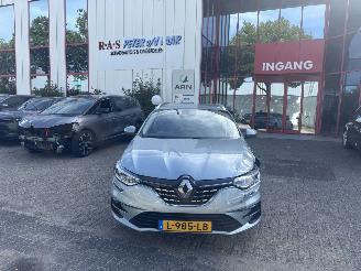 Coche accidentado Renault Mégane Estate 1.3 TCe Intens 2021/1