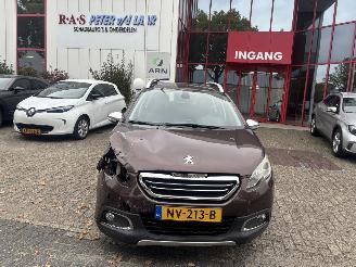uszkodzony samochody osobowe Peugeot 2008 1.2 VTI ALLURE PACK AUTOMAAT 2014/5