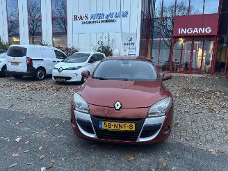 krockskadad bil auto Renault Mégane Coupe 1.4 TCE PRIVILEGE 2010/10