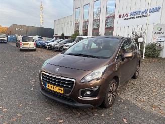 Damaged car Peugeot 3008 1.6 VTI ACTIVE 2014/8