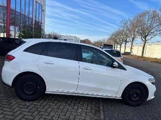 Mercedes B-klasse 200D picture 8