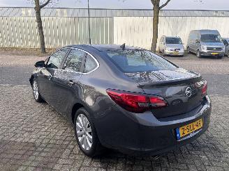 Opel Astra NOTCHBACK 1.4 Turbo Cosmo picture 4
