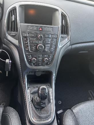 Opel Astra NOTCHBACK 1.4 Turbo Cosmo picture 11