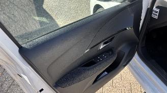 Peugeot 208 1.2 PURETECH 75 STYLE picture 17