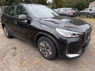 uszkodzony samochody osobowe BMW iX1 30 E. 200 kw 2024/4