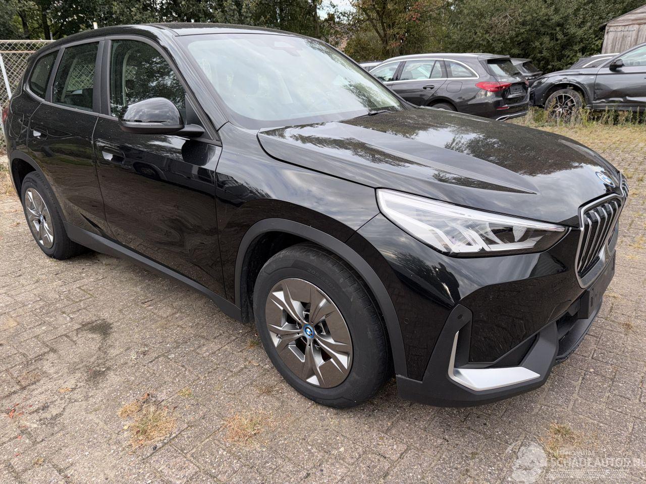 BMW iX1 30 E. 200 kw