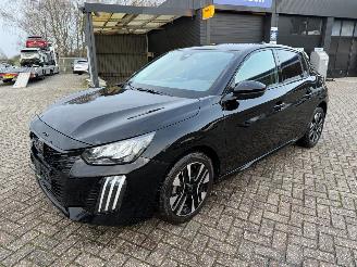 krockskadad bil auto Peugeot 208 1.2 -74 Kw Allure 2024/9