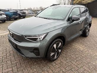 skadebil auto Volvo EX40 Extended Range 180 Kw 2025/10