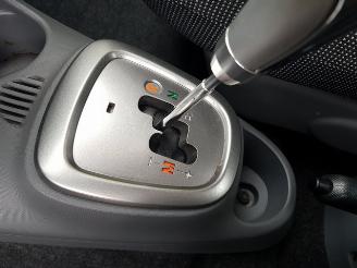 Peugeot 107 1.0-12V XS Automatic picture 22