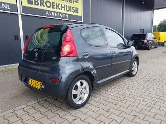 Peugeot 107 1.0-12V XS Automatic picture 7