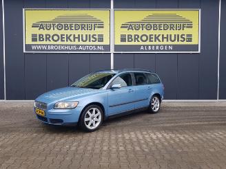 krockskadad bil auto Volvo V-50 2.4 Momentum 2006/1