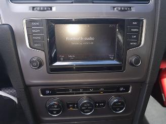 Volkswagen Golf 1.6 TDI Highline DSG picture 20