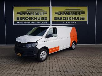 skadebil bedrijf Volkswagen Transporter 2.0 TDI L2H1 Comfortline 2019/9