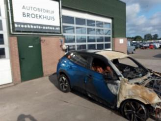 demontáž osobní automobily Peugeot 2008 2008 (UD/UK/UR/US/UX), MPV, 2019 e-2008 50 kWh 2020/9