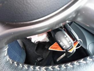 Toyota Yaris Yaris III (P13), Hatchback, 2010 / 2020 1.33 16V Dual VVT-I picture 13