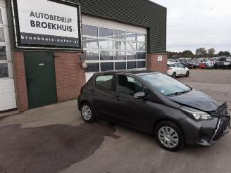 Auto da rottamare Toyota Yaris Yaris III (P13), Hatchback, 2010 / 2020 1.33 16V Dual VVT-I 2015/4