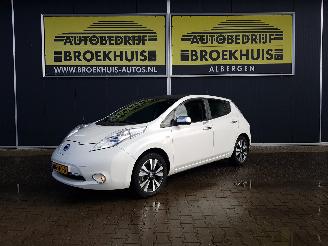 krockskadad bil auto Nissan Leaf Tekna Limited Edition 24 kWh 2015/10