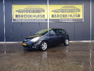 damaged passenger cars Opel Corsa 1.3 CDTi EcoFlex S/S Cosmo 2012/4