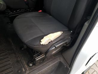 Renault Master T35 2.3 dCi 135 L3H2 Comfort picture 16