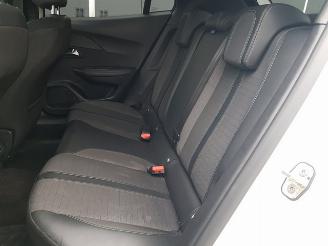 Peugeot 2008 1.2 PureTech Allure Pack picture 15