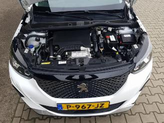 Peugeot 2008 1.2 PureTech Allure Pack picture 12