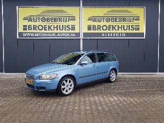 krockskadad bil auto Volvo V-50 2.4 Momentum 2006/1