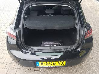 Peugeot 208 1.2 PureTech Active Pack picture 21