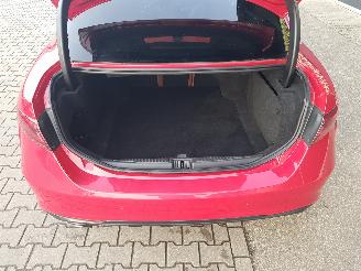 Alfa Romeo Giulia 2.0T Super picture 37