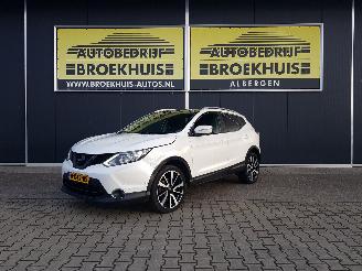 krockskadad bil auto Nissan Qashqai 1.2 Premier Edition 2014/4