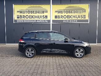 Renault Clio Estate 0.9 TCe Night&Day picture 4