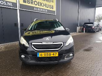 Peugeot 2008 1.2 VTi Active Pack Premium Automatic picture 3