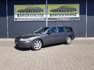 damaged passenger cars Volvo V-70 2.4 D5 2006/8