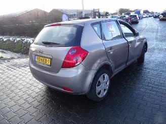 Uttjänta bilar auto Kia Cee d 1.6 16v 2007/5