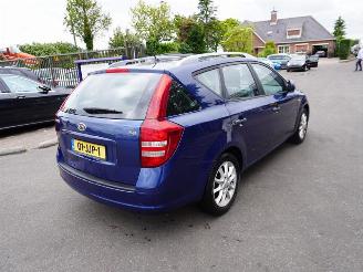 krockskadad bil auto Kia Cee d Sporty Wagon 1.4 16V 2009/6