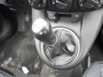 Mazda 2 1.3 16v picture 7
