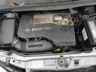Opel Zafira 2.2 16v picture 9