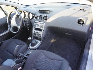 Peugeot 308 1.4 VTi picture 5