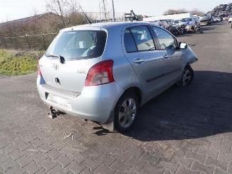 Vrakbiler auto Toyota Yaris 1.3 2006/5