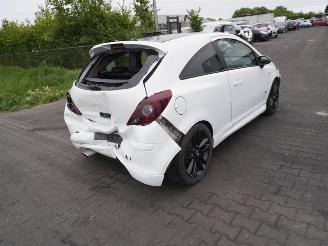 Coche siniestrado Opel Corsa 1.4 16v 2009/9