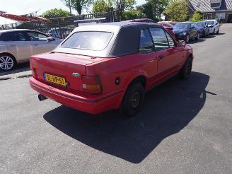 Schadeauto Ford Escort Cabrio 1.6 1990/3