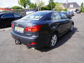 damaged passenger cars Lexus IS 220 d 2006/5