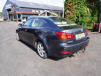 Lexus IS 220 d picture 2