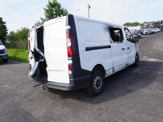 demontáž dodávky Opel Vivaro 1.6 CDTi 2017/5