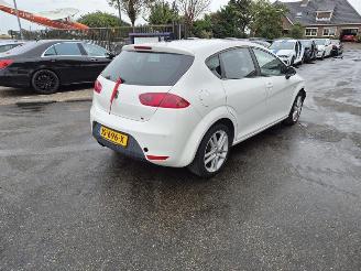 krockskadad bil auto Seat Leon 2.0 TDI 16V FR (CEGA) 2010/7