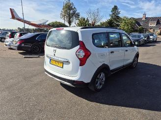 Vaurioauto  passenger cars Dacia Lodgy 1.2 TCE 16V (H5F-410(H5F-F4 2016/9