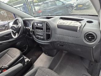 Mercedes Vito 2.2 114 CDI 16V picture 10